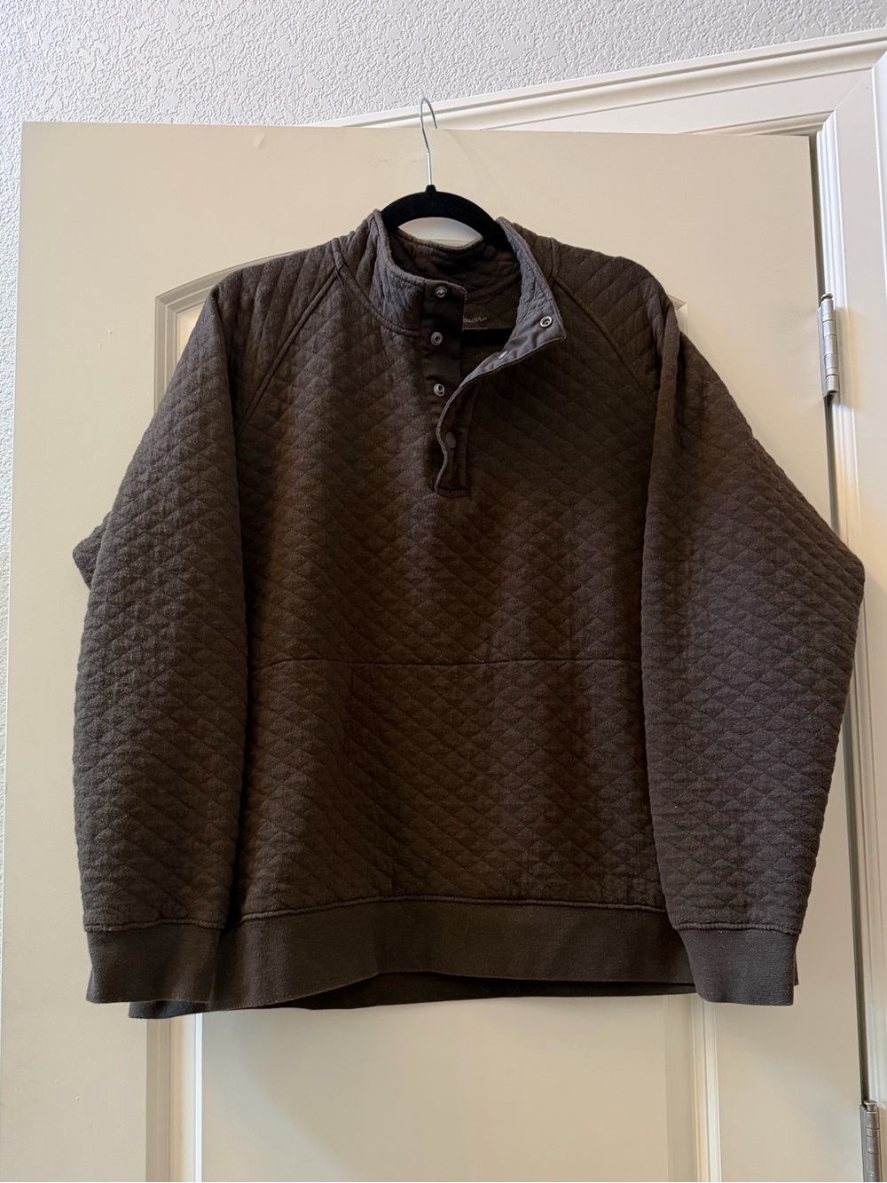 Eddie Bauer Chocolate Brown Quilted 1/4 Snap Pullover w Kangaroo Pocket. XL